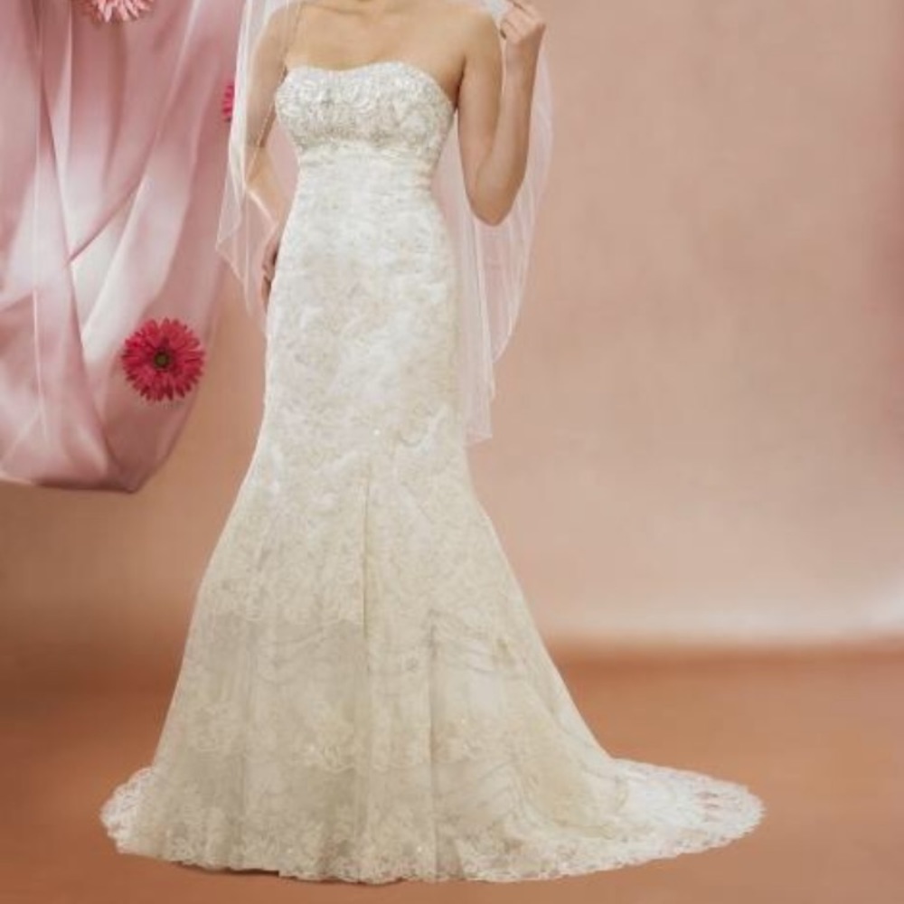 Bridal gown - MAKE AN OFFER!! will be beautiful